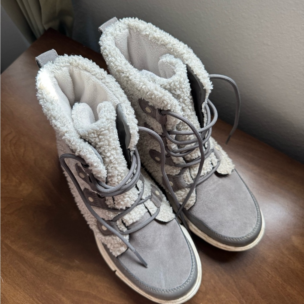 Sorel Gray and White Fleece-Lined Boots - Picture 3 of 7